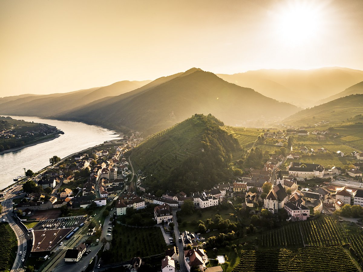 WACHAU